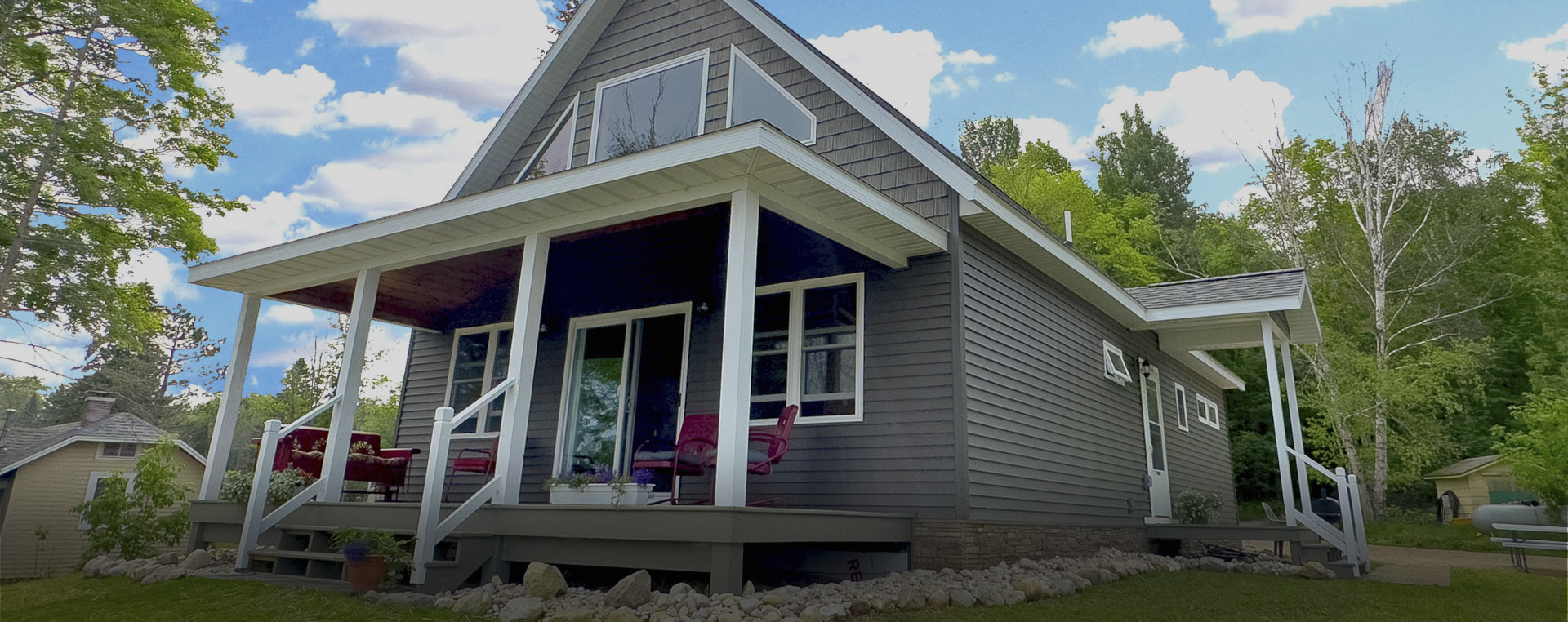 Big Manistique Lake Lodging in Curtis MI - Snowy Owl Lodge